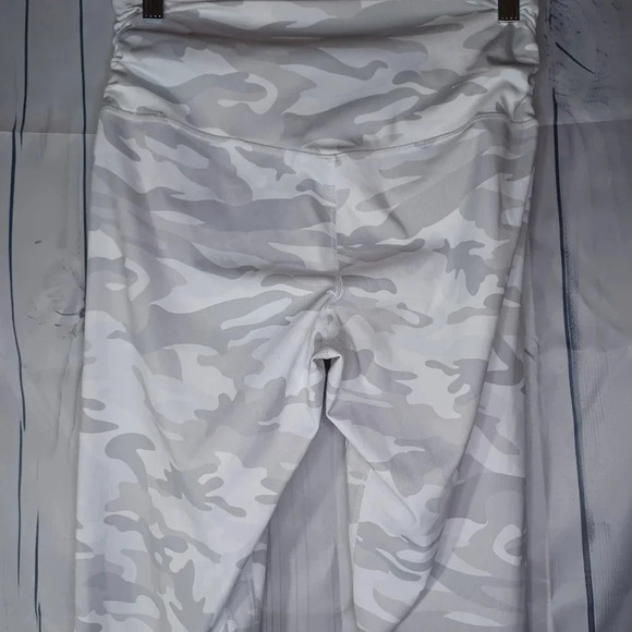 Ododos crosswaist athletic gray camo leggings - Picture 8 of 9